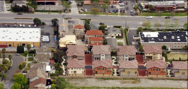 Aerial Photo - Decoto Villas