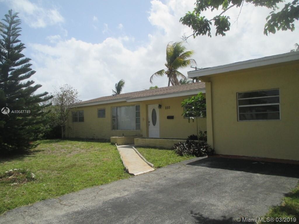 Foto principal - 250 NW 38th Pl