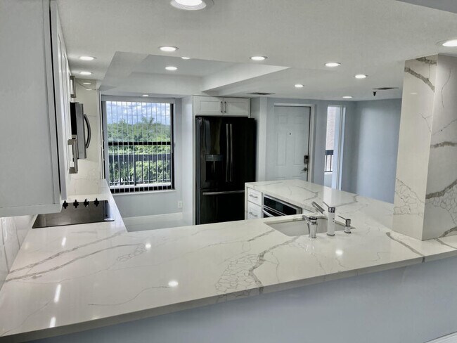 Building Photo - 6662 Boca Del Mar Dr