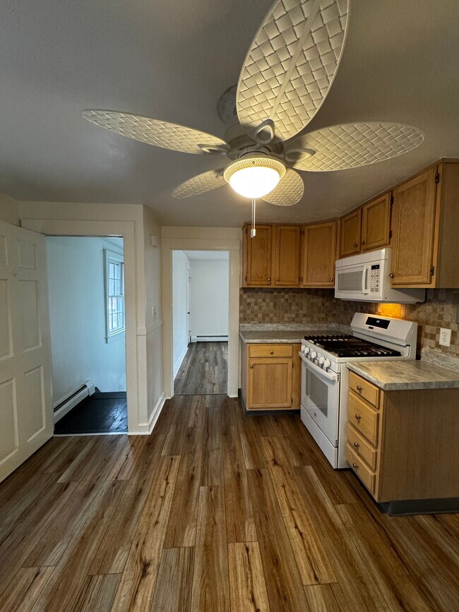 Building Photo - 1284 Slater Rd