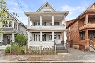 Building Photo - 15 Carney St