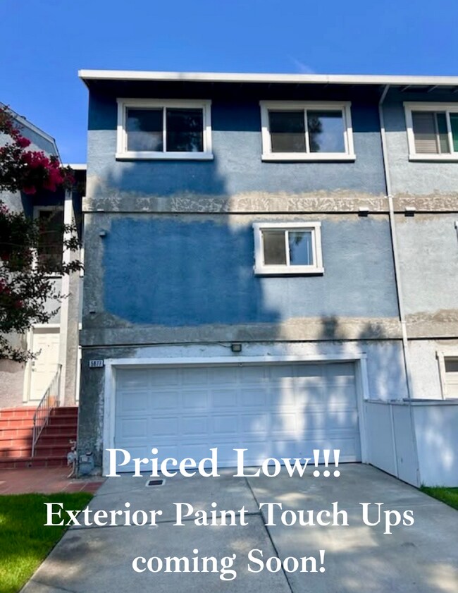 Foto del edificio - Bright 3 Bedroom Townhome in Newark