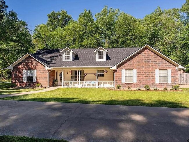 Building Photo - 121 Haby Dr