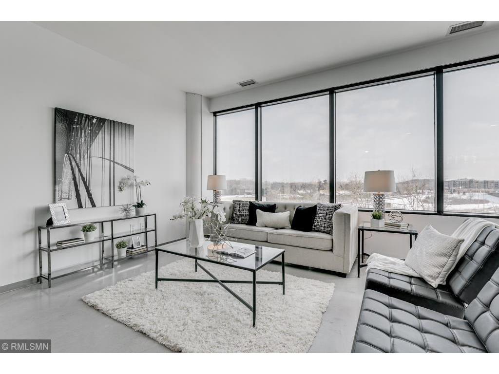 Primary Photo - 5601 Smetana Dr