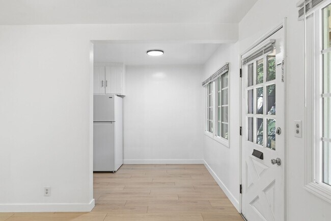 Interior Photo - 7249 Alabama Avenue