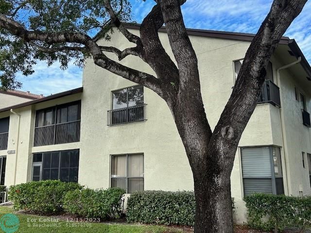 Foto del edificio - 3323 Cocoplum Cir