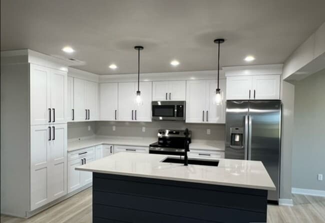Building Photo - 14420 Springbrook Trl