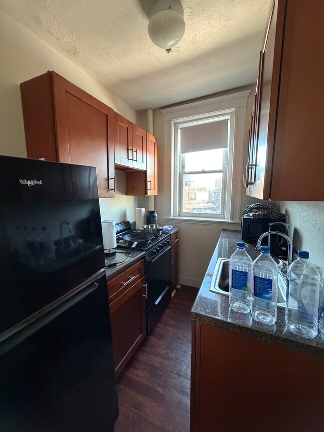 Foto del edificio - 463 Commonwealth Ave