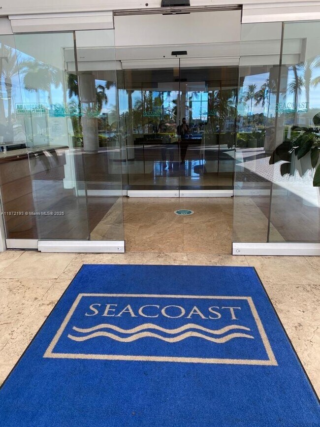 Foto del edificio - 5161 Collins Ave