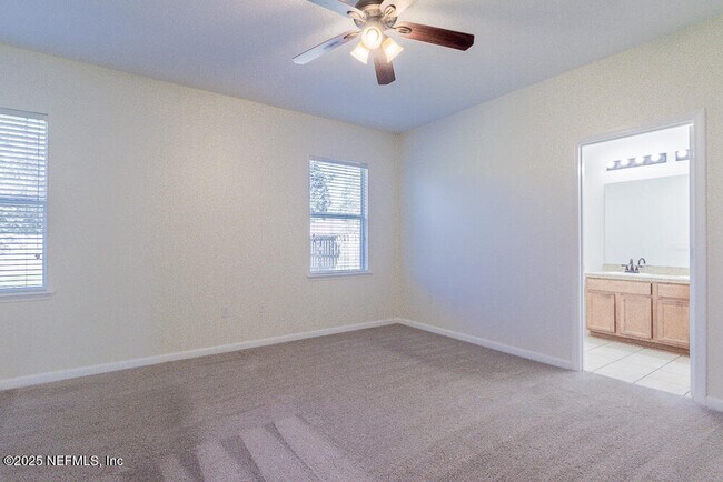 Foto del edificio - 12001 Alexandra Dr