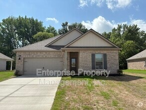 Building Photo - 385 Windemere Lp