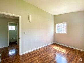 Building Photo - 5135 N Utica Ave