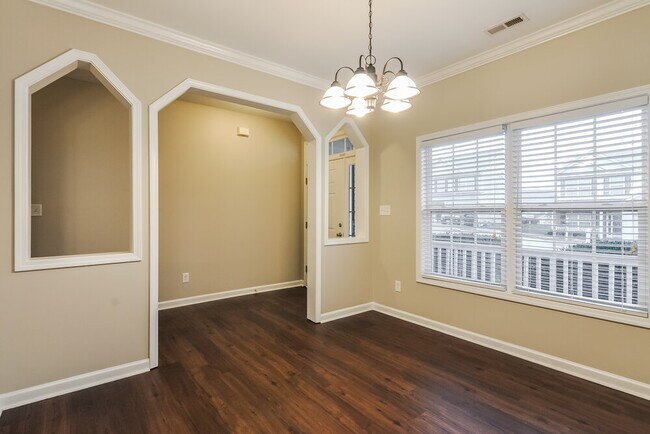 Building Photo - 4049 Laurel Glen Dr