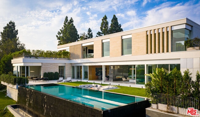 Building Photo - 642 Perugia Way