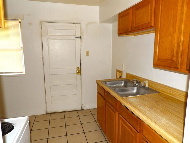 Foto del edificio - 2341 NW Bell Ave