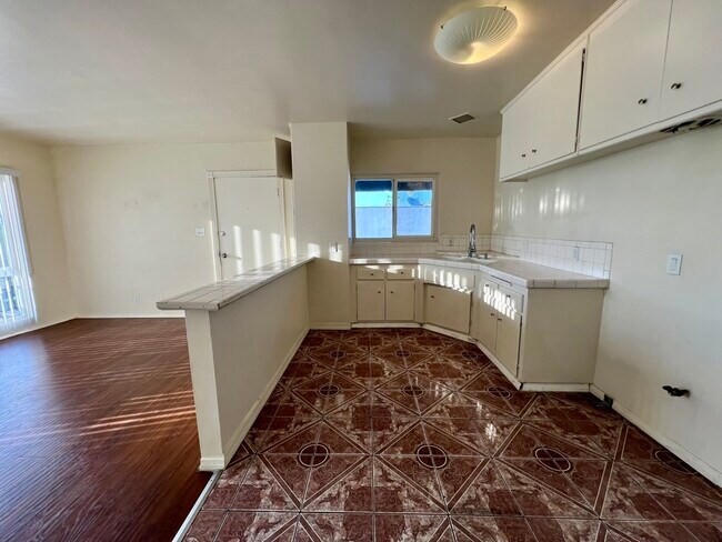 Foto del edificio - 1805 W 83rd St
