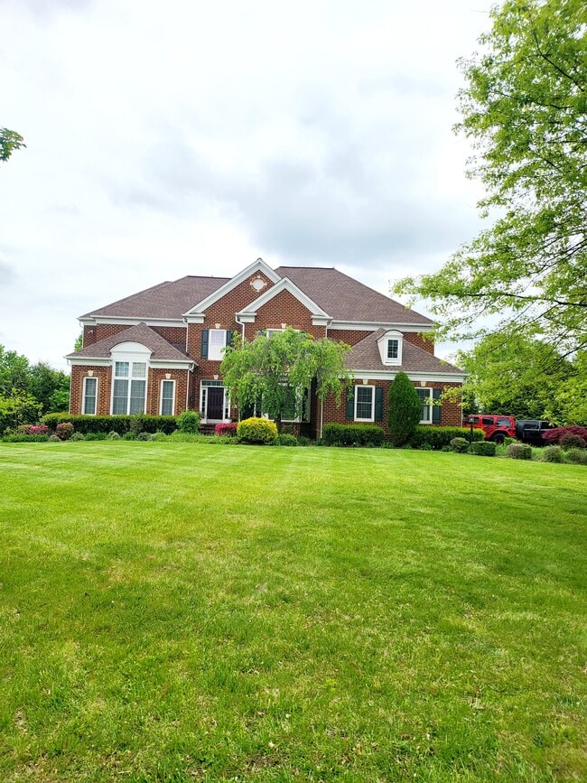 Building Photo - 25580 Fishers Hill Ct