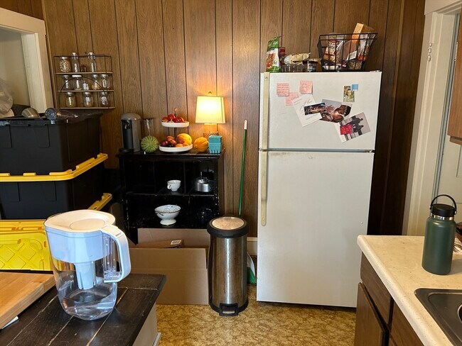 Building Photo - 62 Willow St