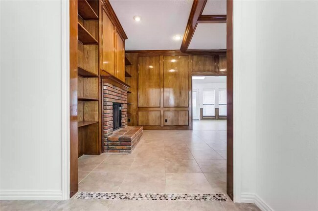 Foto del edificio - 4633 Centenary Dr