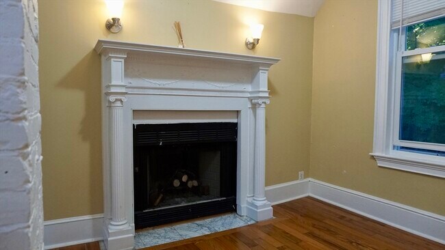 Foto del edificio - 71B Spring Park Ave