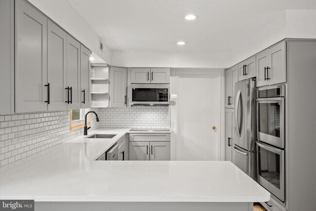 Foto del edificio - 3816 Irongate Ln