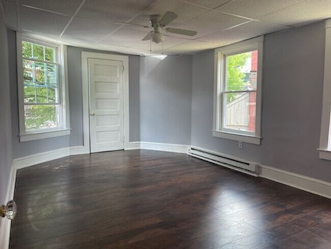 Building Photo - 517 S Shippen St