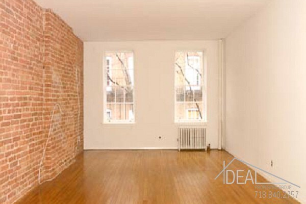Primary Photo - 308 E 81st St
