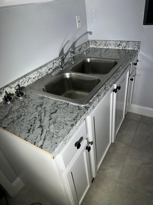 Foto del edificio - 1039 Phelps St