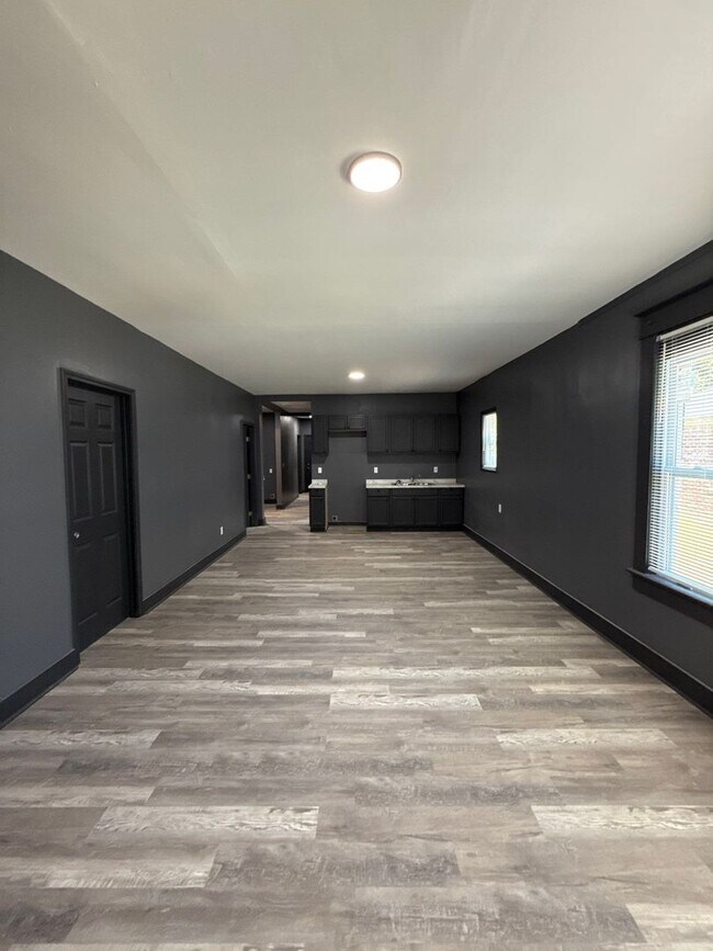 Foto del edificio - Fully Renovated Home in Berclair/Highland Heights – Section 8 Welcome!