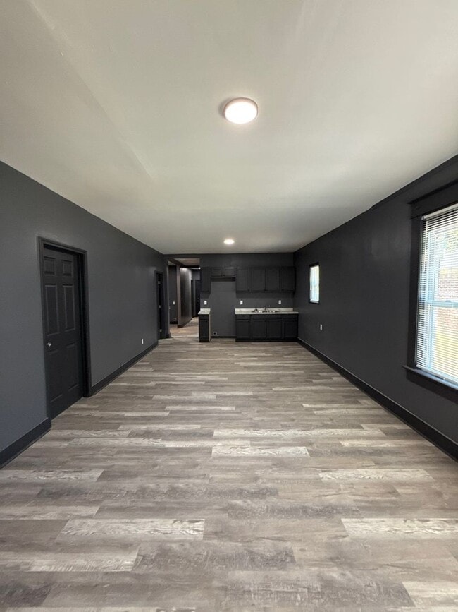 Building Photo - Welcome to your dream home!