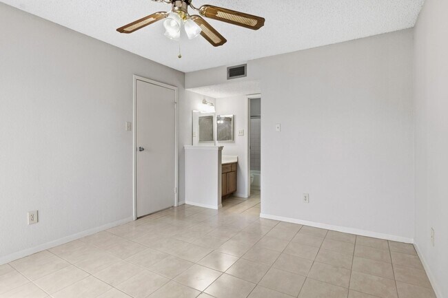 Foto del edificio - 3919 Fairmont Pkwy