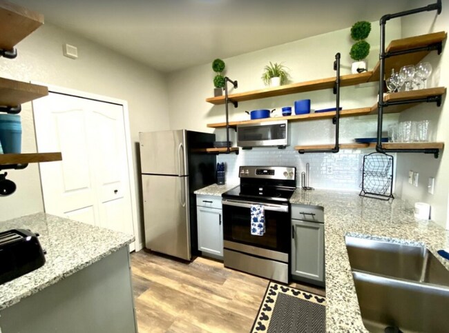 Foto del edificio - 8908 Legacy Ct