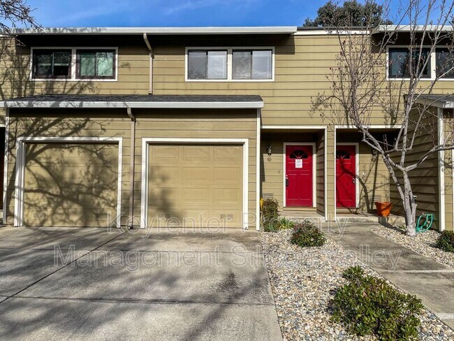 Building Photo - 700 Chiquita Ave