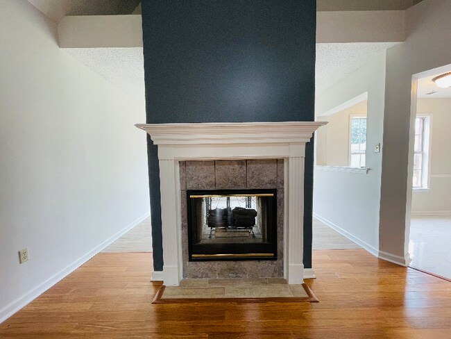 Foto del edificio - 6402 Persimmon View Dr