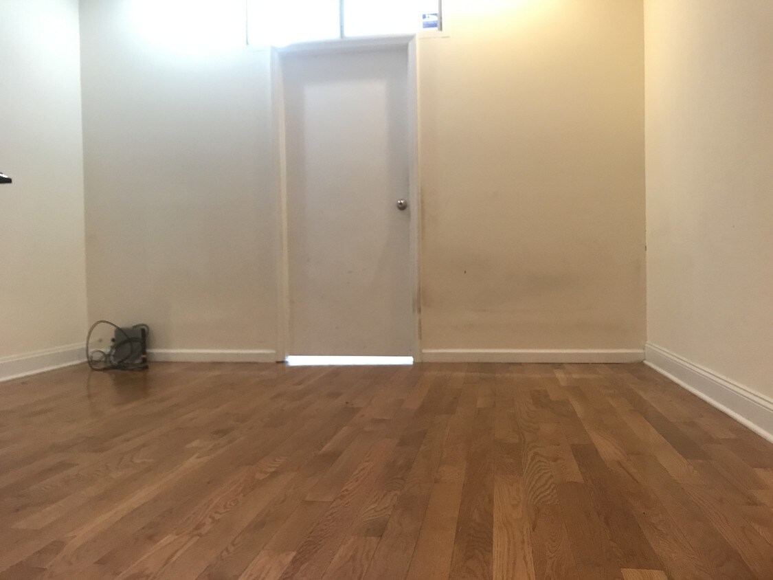 Foto principal - 187 E 3rd St