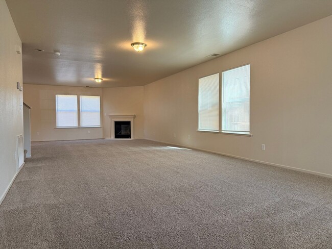 Building Photo - 1277 Sunrise Dr