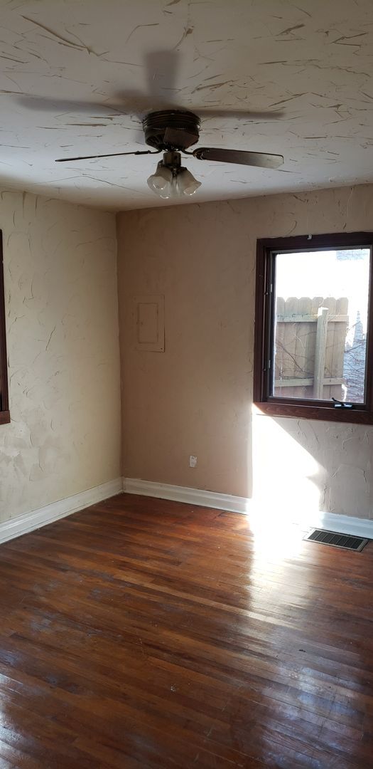 Foto del edificio - 3 bedroom 1 bath