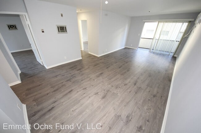 Building Photo - 10615 Rose Ave