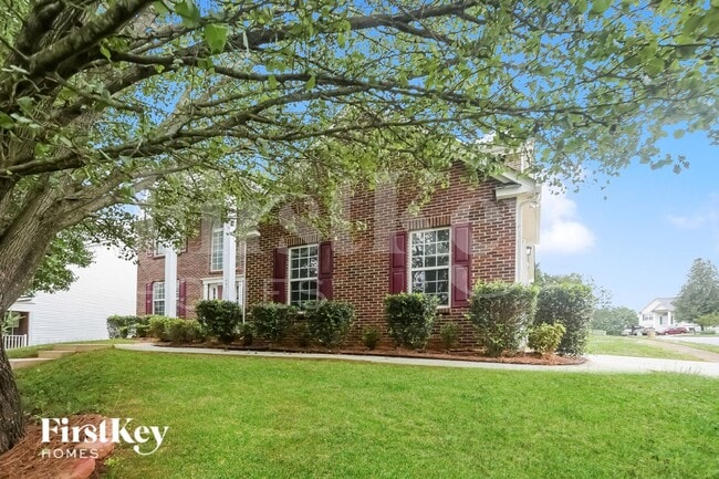 Foto del edificio - 9427 Golden Pond Dr