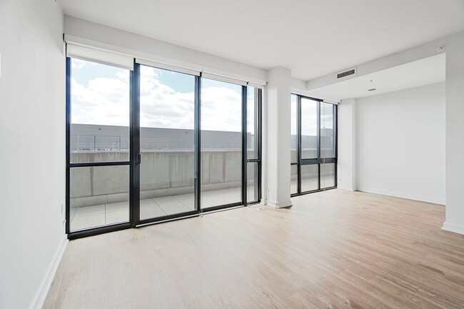 Foto del edificio - Available Now! 2 Bed 2 Bath in Modern Buil...