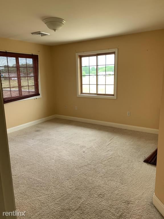 Building Photo - 2 br, 1 bath Apartment - 65 Nickman Plz