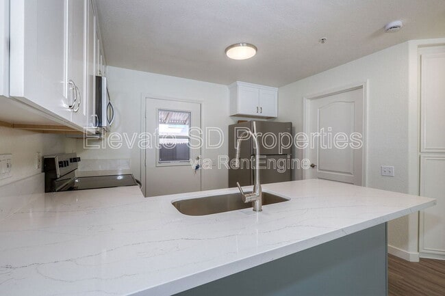 Foto del edificio - 9430 Winter Gdns Blvd