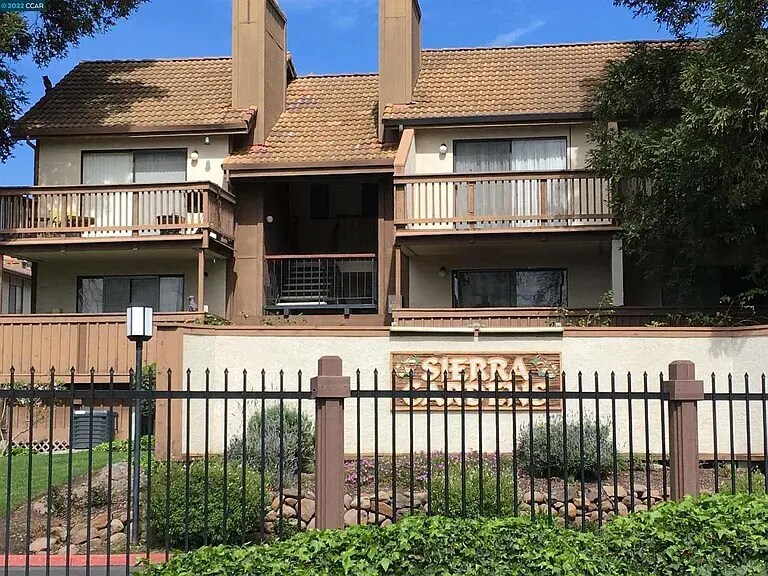 Primary Photo - 2055 Sierra Rd
