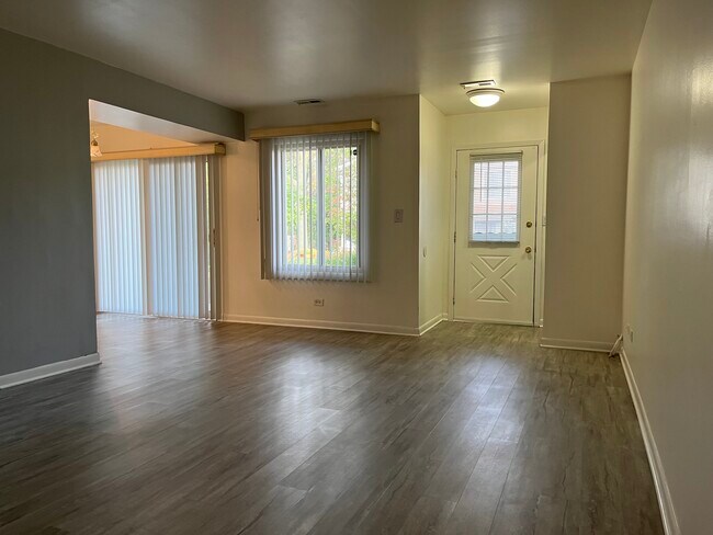 Foto del edificio - 470 Stevenson Pl