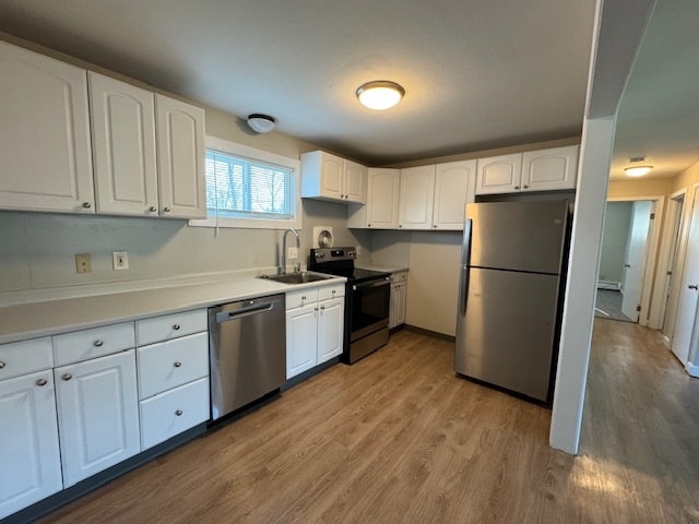 1477 Ranch - Kitchen - Farmington Court Apartments