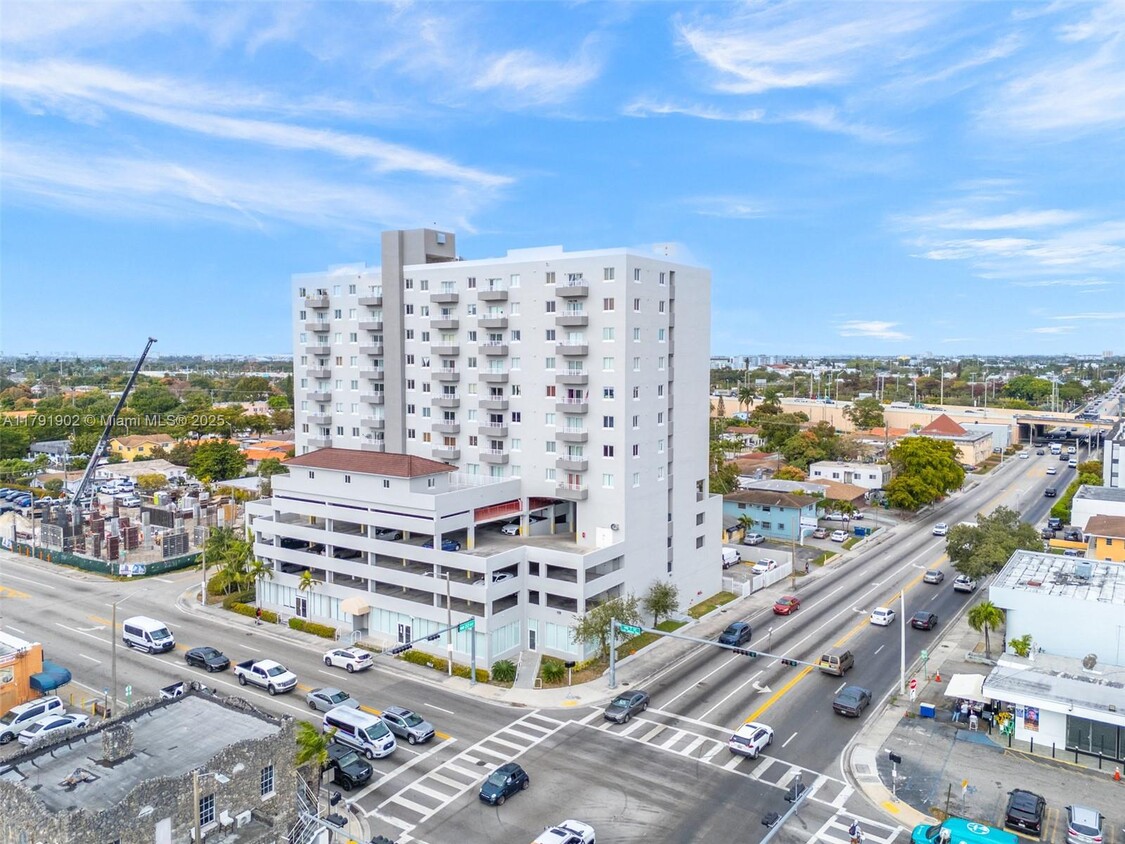 Primary Photo - 2217 NW 7th St