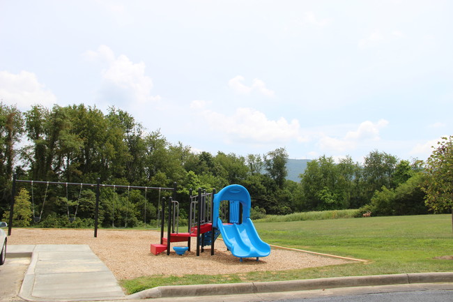 Foto del edificio - Laurel Woods Apartments