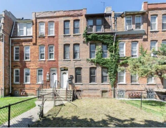 Building Photo - 10510 S Maryland Ave