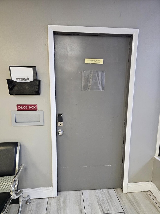 Foto del edificio - 15600 NW 7th Ave