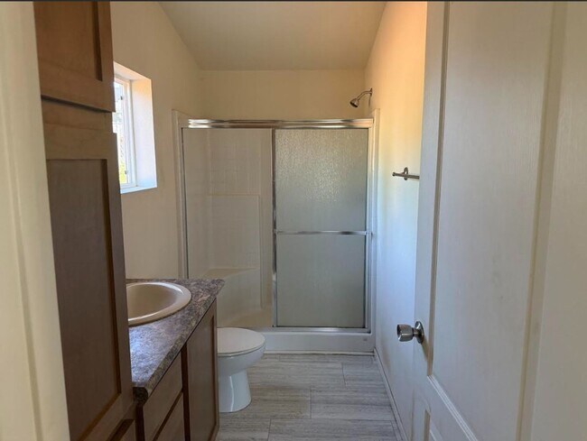 Foto del edificio - Newer 2 bedroom house on quiet street